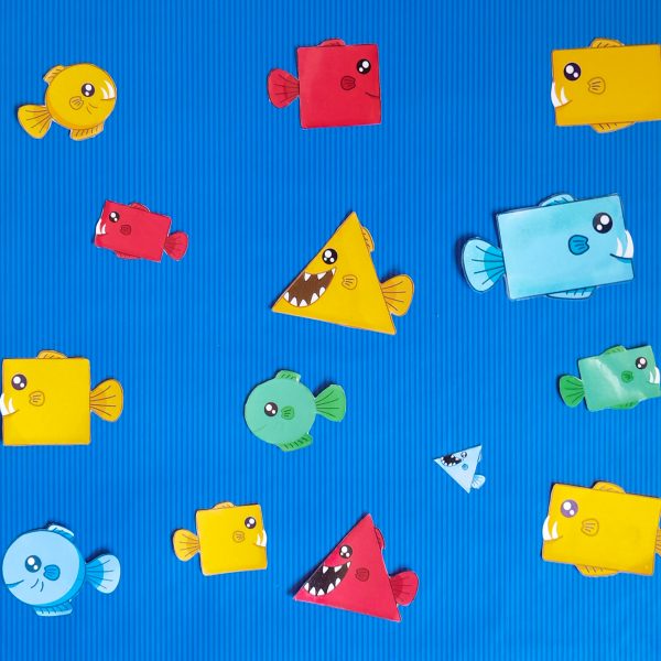 juego educativo de peces geométricos
